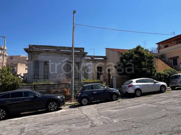 casa indipendente in vendita a Reggio di Calabria in zona Trabocchetto