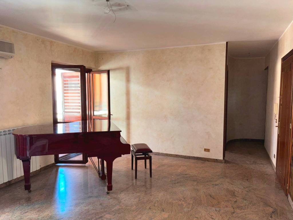 appartamento in vendita a Reggio di Calabria in zona Sbarre