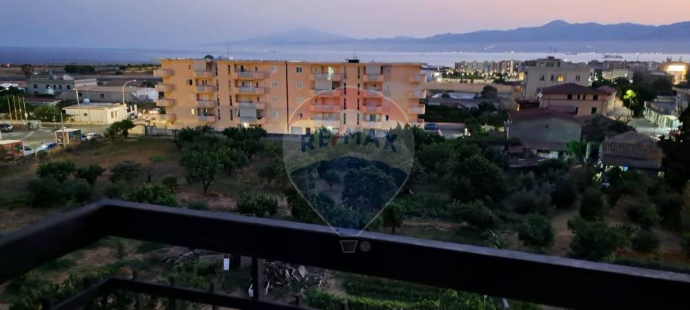appartamento in vendita a Reggio di Calabria in zona Gebbione