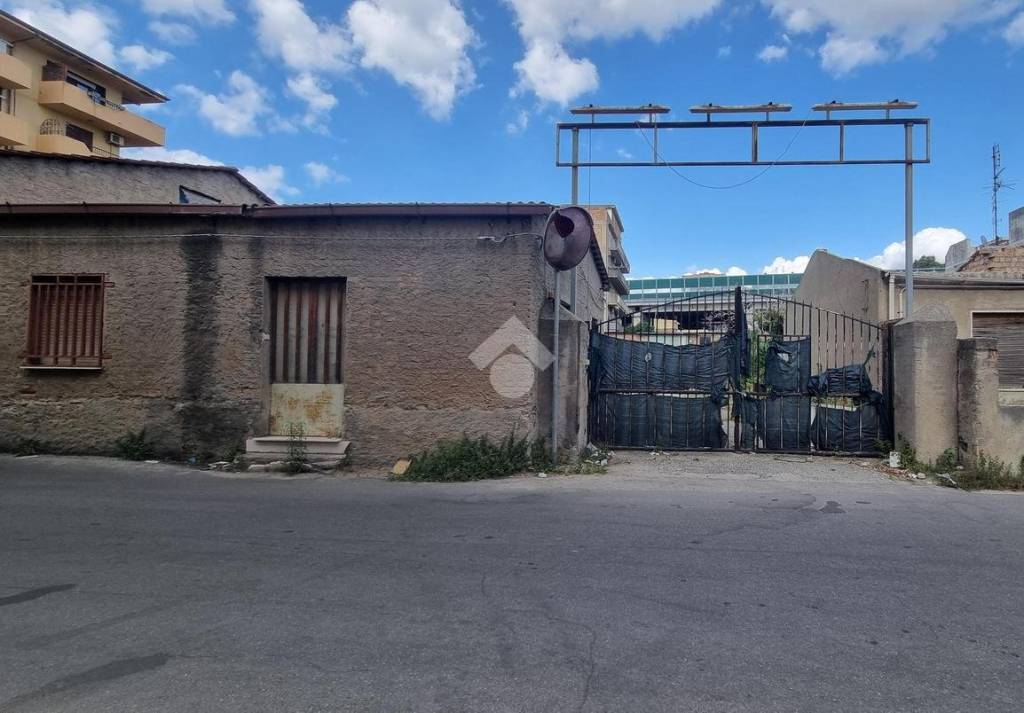 terreno agricolo in vendita a Reggio di Calabria in zona Catona