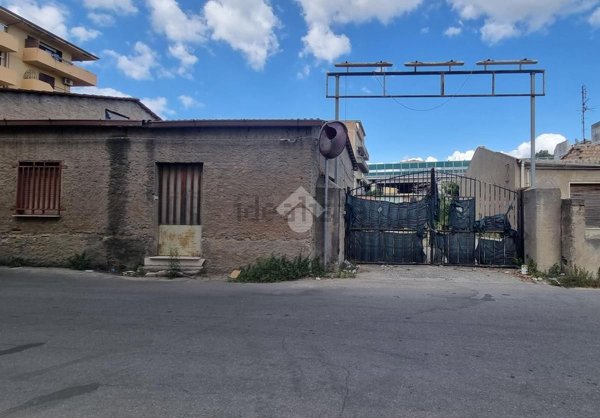 terreno edificabile in vendita a Reggio di Calabria in zona Catona