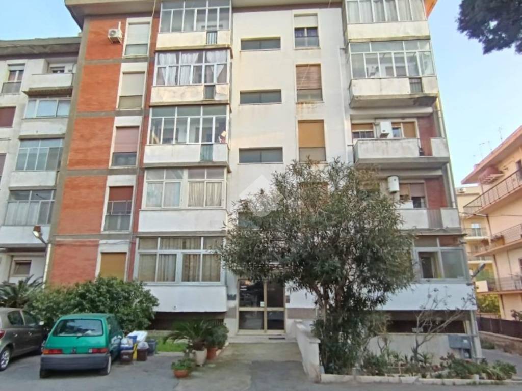 appartamento in vendita a Reggio di Calabria in zona Modena