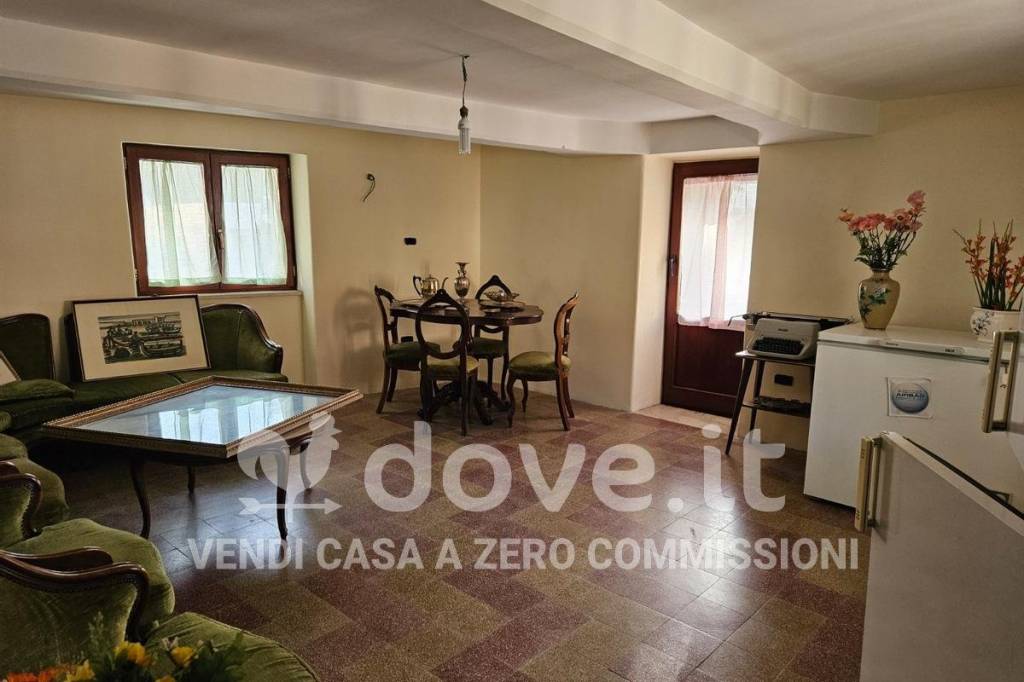 locale commerciale in vendita a Reggio di Calabria in zona Tremulini
