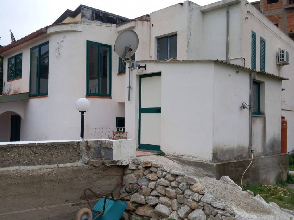 casa indipendente in vendita a Reggio di Calabria in zona Pellaro
