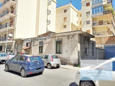 casa indipendente in vendita a Reggio di Calabria in zona Sbarre