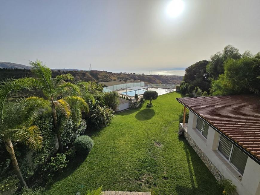 negozio in vendita a Reggio di Calabria in zona Ravagnese