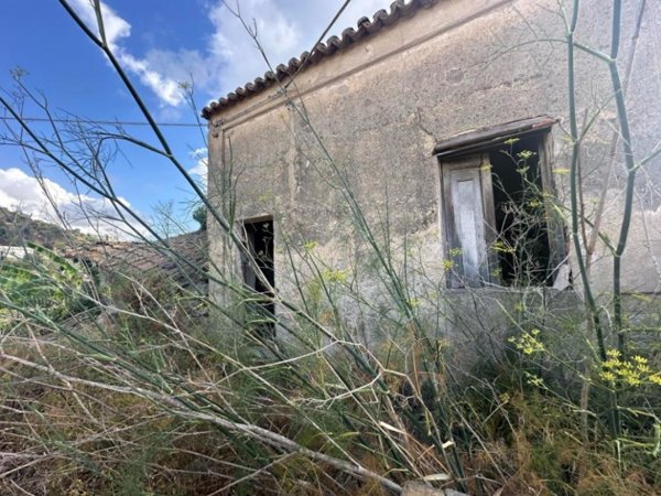negozio in vendita a Reggio di Calabria in zona Terreti