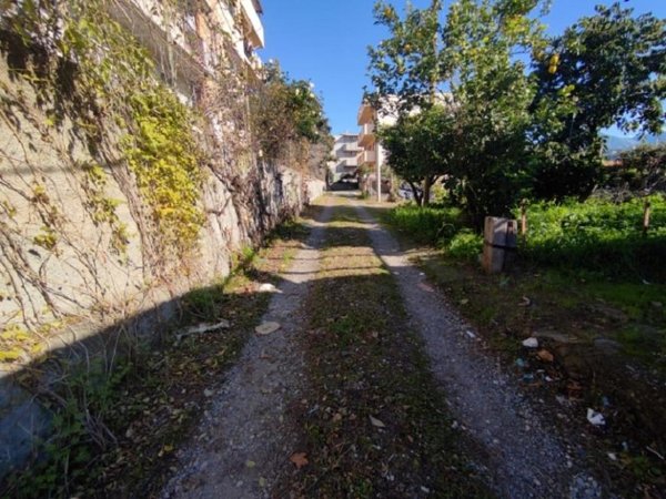 negozio in vendita a Reggio di Calabria in zona Ravagnese