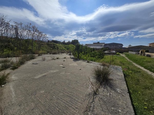 negozio in vendita a Reggio di Calabria in zona Pellaro