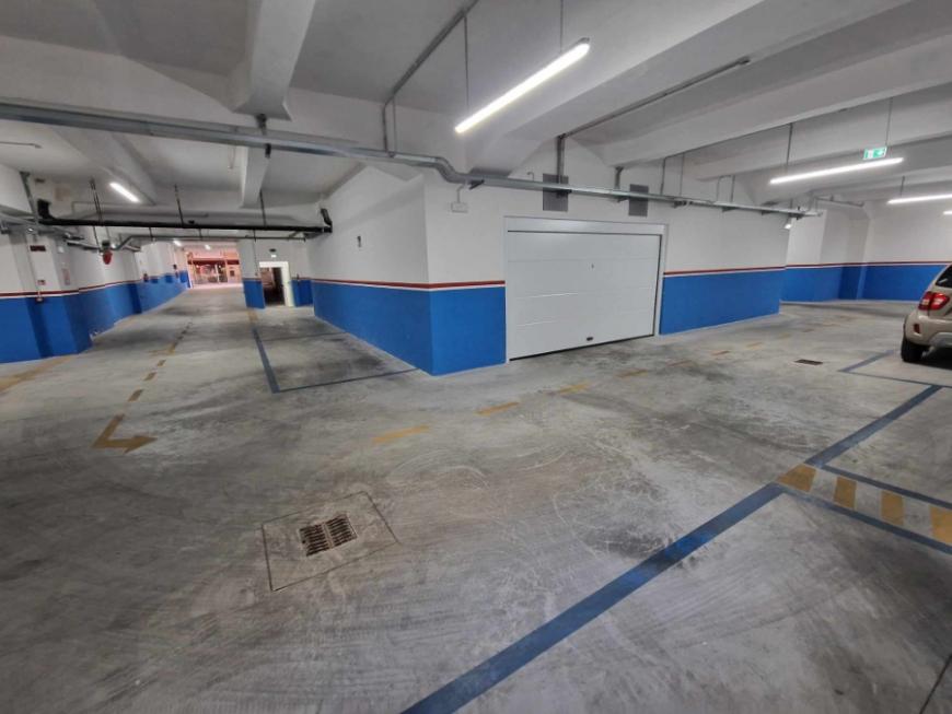 negozio in vendita a Reggio di Calabria in zona Eremo