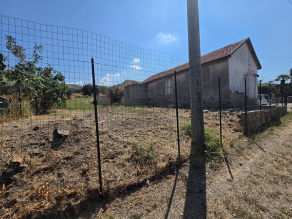 negozio in vendita a Reggio di Calabria in zona Pellaro