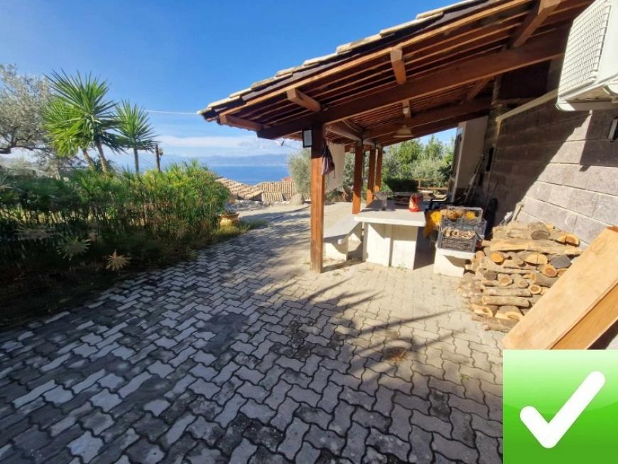 casa indipendente in vendita a Reggio di Calabria in zona Pellaro