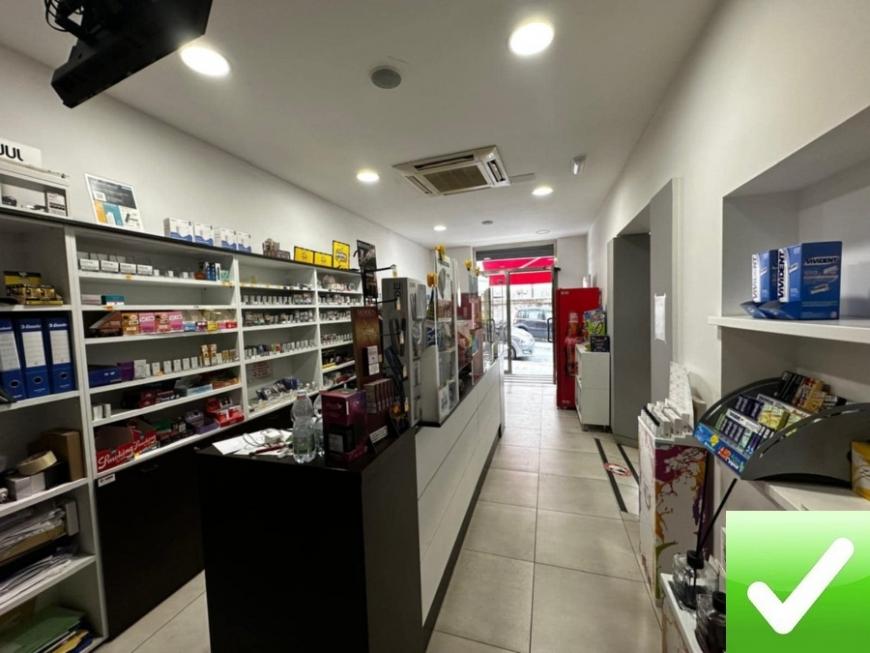 negozio in vendita a Reggio di Calabria in zona Centro Storico