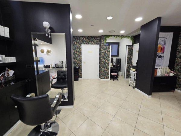 negozio in vendita a Reggio di Calabria in zona Pellaro