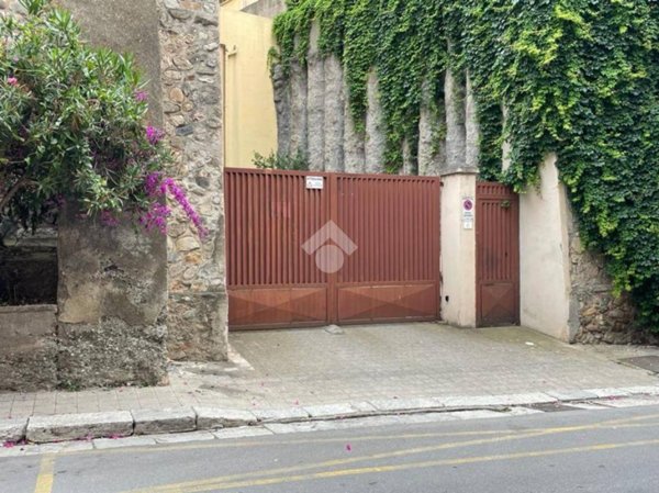 casa semindipendente in vendita a Reggio di Calabria in zona Centro Storico