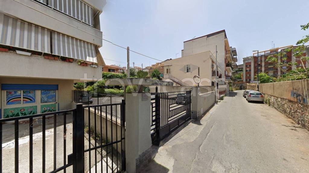 trivano in vendita a Reggio di Calabria in zona Eremo