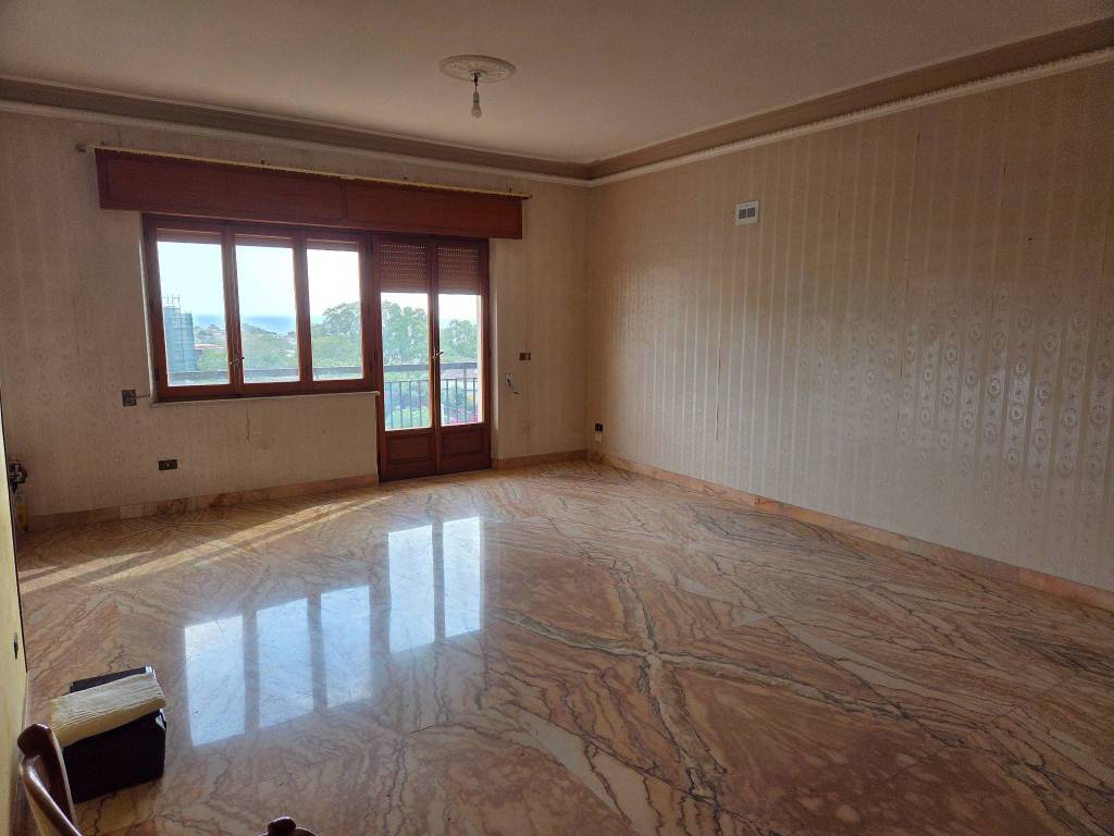 appartamento in vendita a Reggio di Calabria in zona Armo