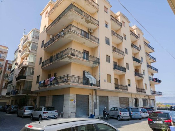 appartamento in vendita a Reggio di Calabria in zona Stadio
