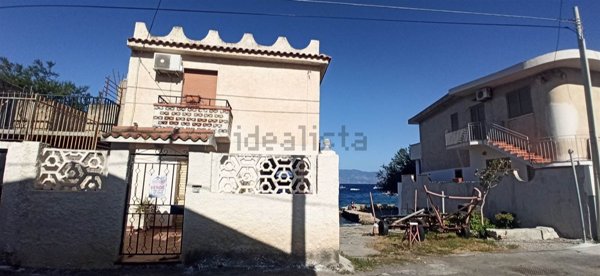 casa indipendente in vendita a Reggio di Calabria in zona Pellaro