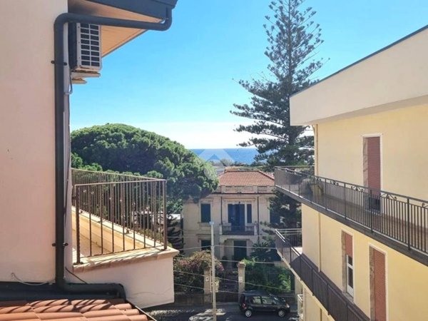 casa indipendente in vendita a Reggio di Calabria in zona Catona