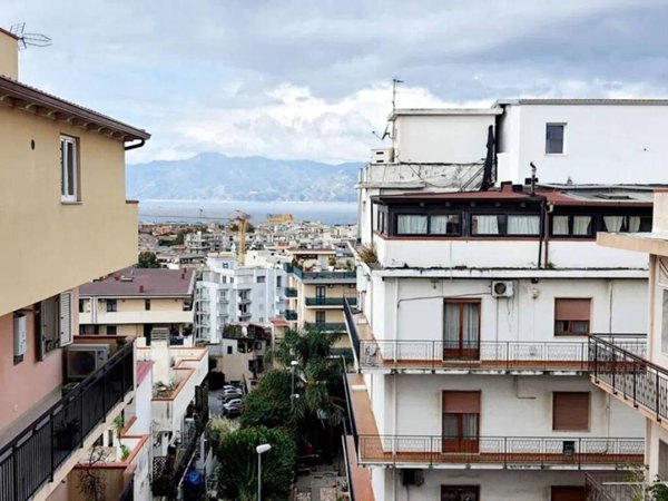 appartamento in vendita a Reggio di Calabria in zona Sbarre