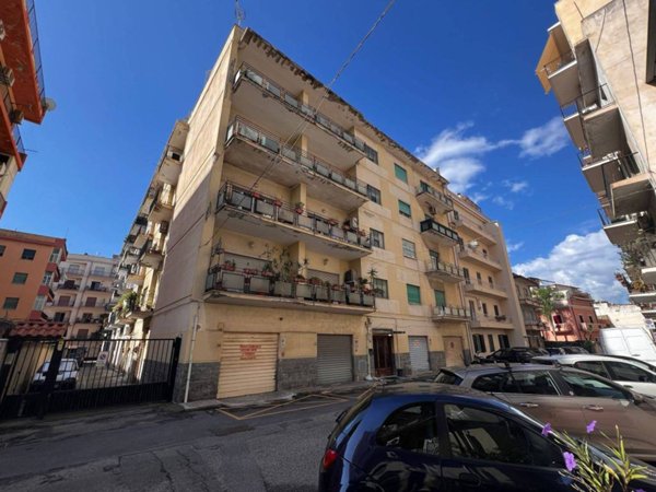 casa indipendente in vendita a Reggio di Calabria in zona Sbarre