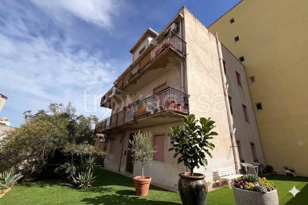 casa indipendente in vendita a Reggio di Calabria in zona Trabocchetto