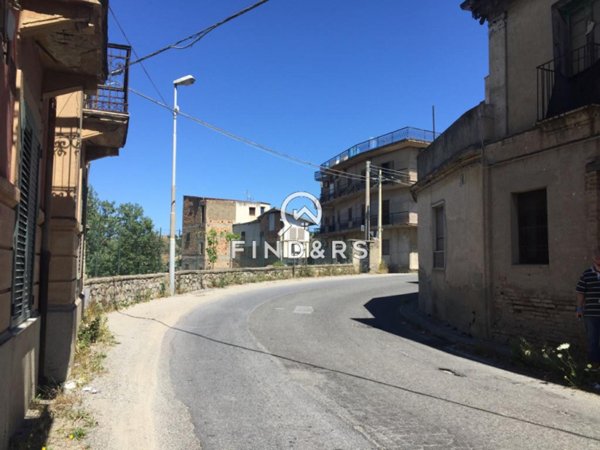 casa indipendente in vendita a Reggio di Calabria in zona Gallico Superiore