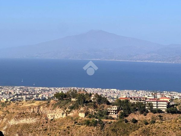 casa indipendente in vendita a Reggio di Calabria in zona Terreti