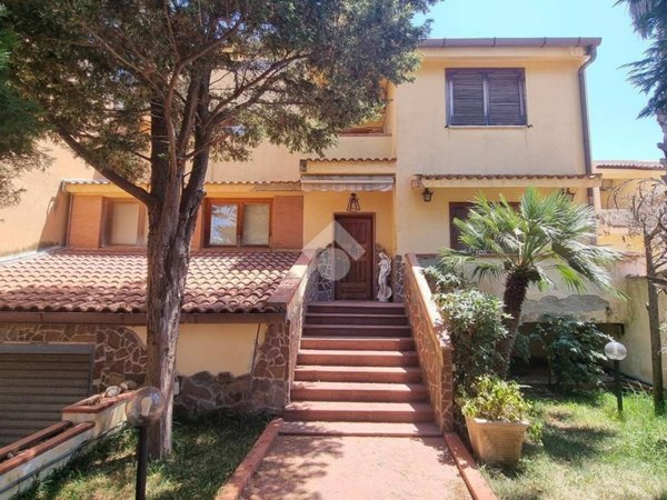 casa indipendente in vendita a Reggio di Calabria in zona Catona