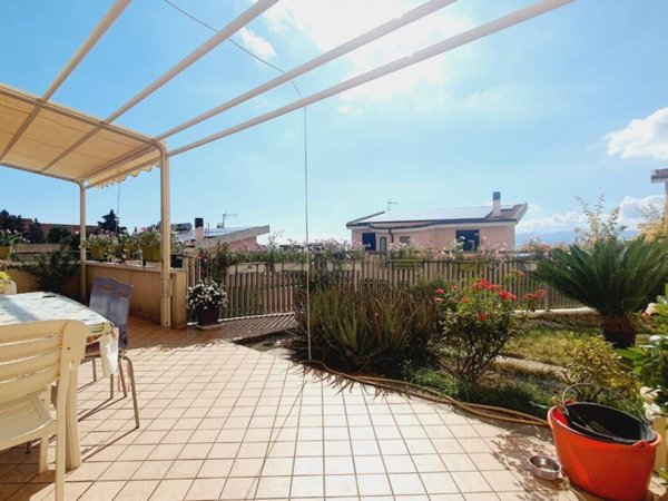 casa indipendente in vendita a Reggio di Calabria in zona Tremulini