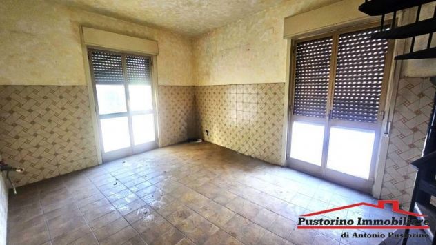 casa indipendente in vendita a Reggio di Calabria in zona Rione Ferrovieri