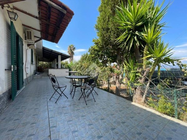casa indipendente in vendita a Reggio di Calabria in zona Pellaro