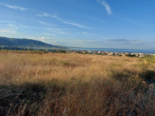 terreno agricolo in vendita a Reggio di Calabria in zona Catona