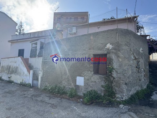 casa indipendente in vendita a Reggio di Calabria in zona Vito