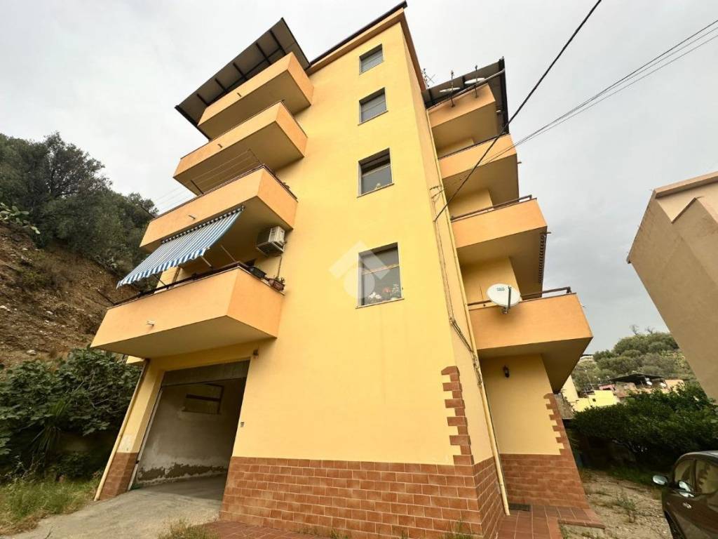 appartamento in vendita a Reggio di Calabria in zona Tremulini