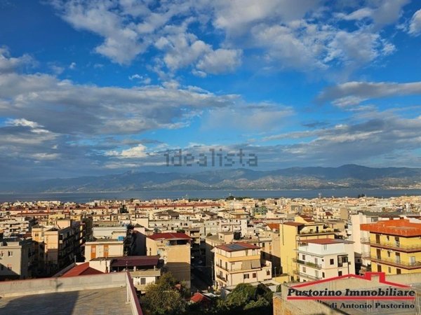 appartamento in vendita a Reggio di Calabria in zona Sbarre