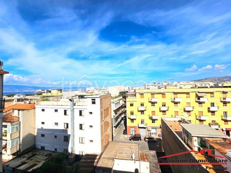 appartamento in vendita a Reggio di Calabria in zona Rione Ferrovieri
