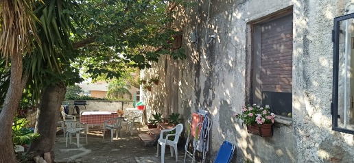 casa indipendente in vendita a Reggio di Calabria in zona San Leo