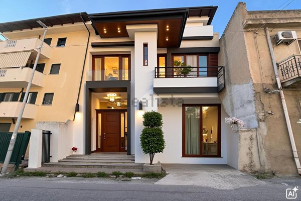 casa indipendente in vendita a Reggio di Calabria