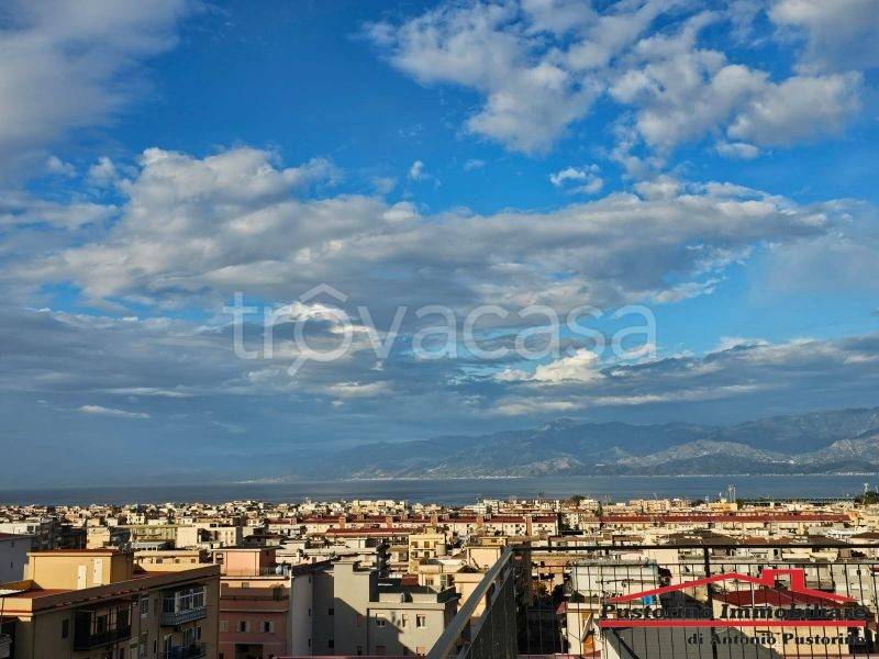 appartamento in vendita a Reggio di Calabria in zona Rione Ferrovieri