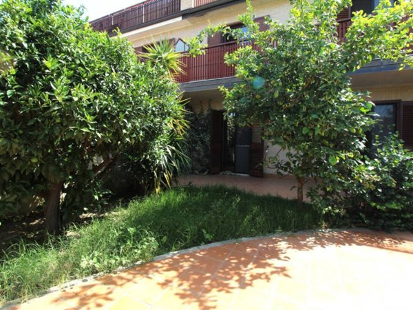 casa indipendente in vendita a Reggio di Calabria in zona Catona