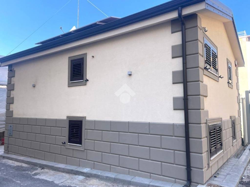 casa indipendente in vendita a Reggio di Calabria in zona Sbarre