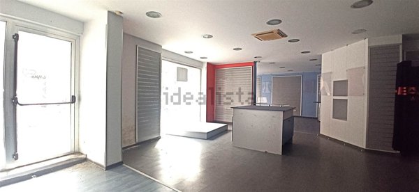 locale commerciale in vendita a Reggio di Calabria in zona Gebbione