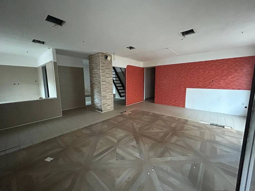 negozio in vendita a Reggio di Calabria in zona Centro Storico