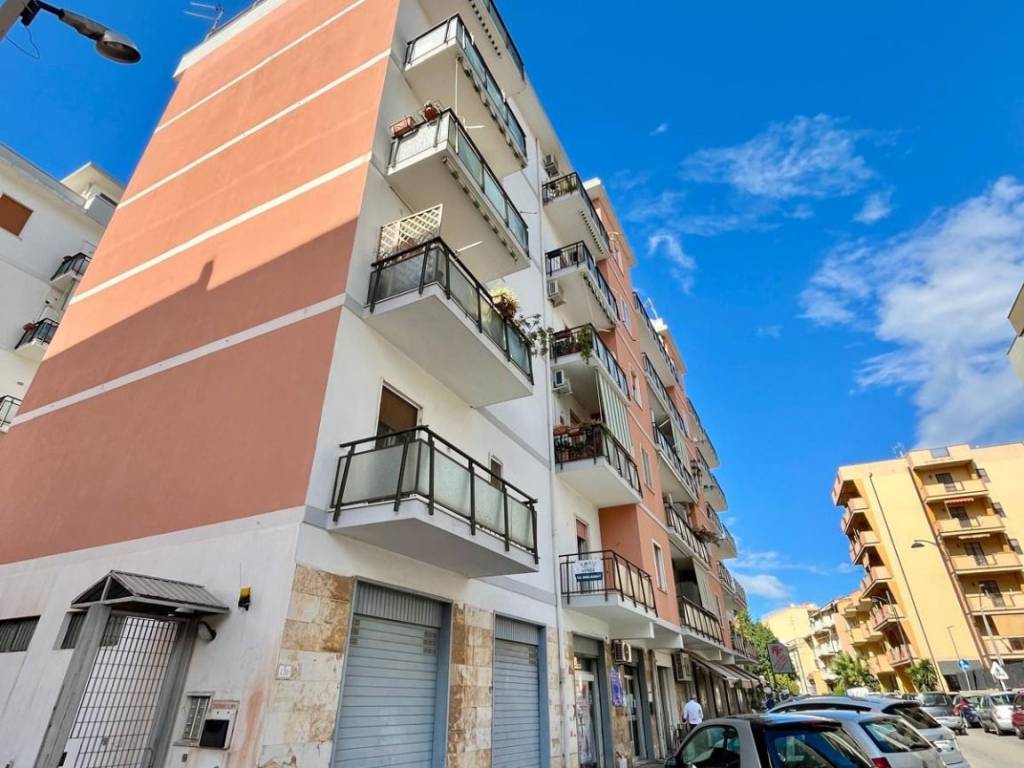 appartamento in vendita a Reggio di Calabria in zona Sbarre