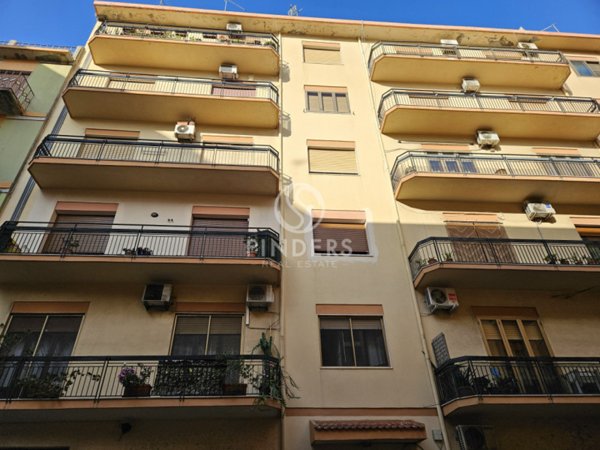 appartamento in vendita a Reggio di Calabria in zona Rione Ferrovieri