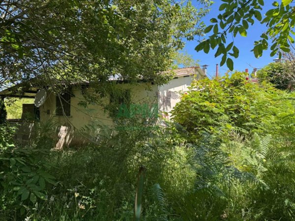 negozio in vendita a Reggio di Calabria in zona Catona