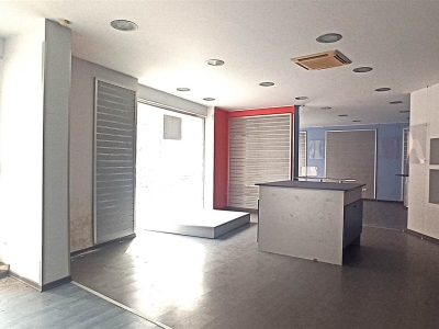 negozio in vendita a Reggio di Calabria in zona Gebbione