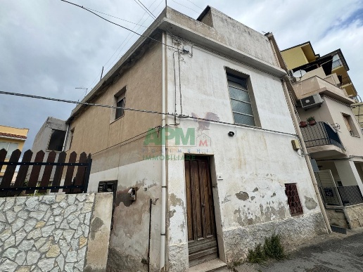casa indipendente in vendita a Reggio di Calabria in zona Spirito Santo